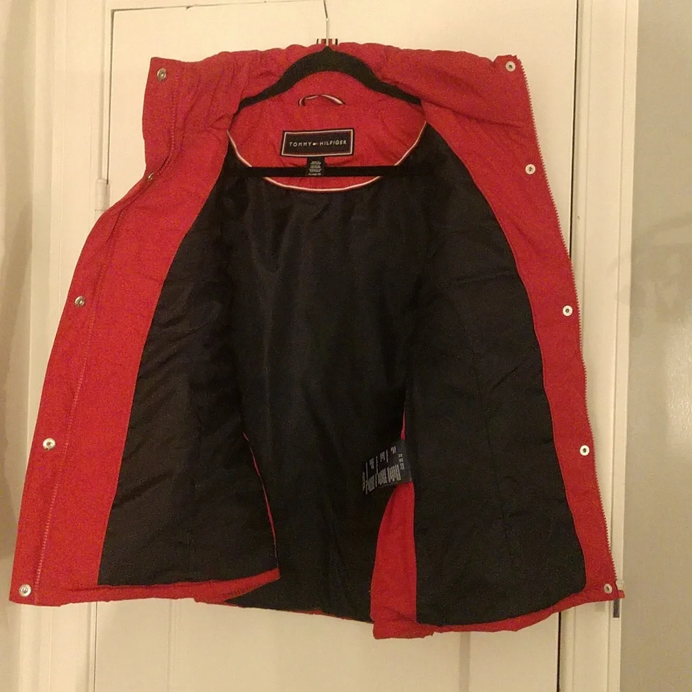 Tommy Hilfiger Puffer vest size XL - Picture 6 of 11